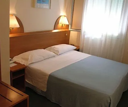 Helvetia Hotel 3*