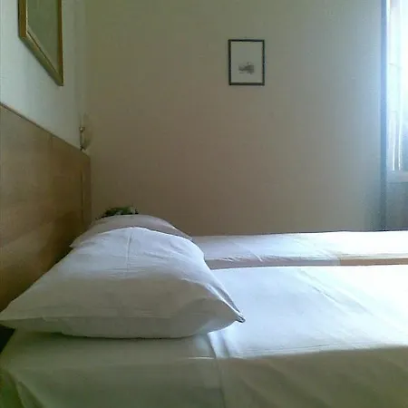 Otel Helvetia 3*