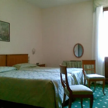 Helvetia Otel Venedik-Lido