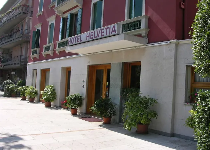 Hotel Helvetia 3*